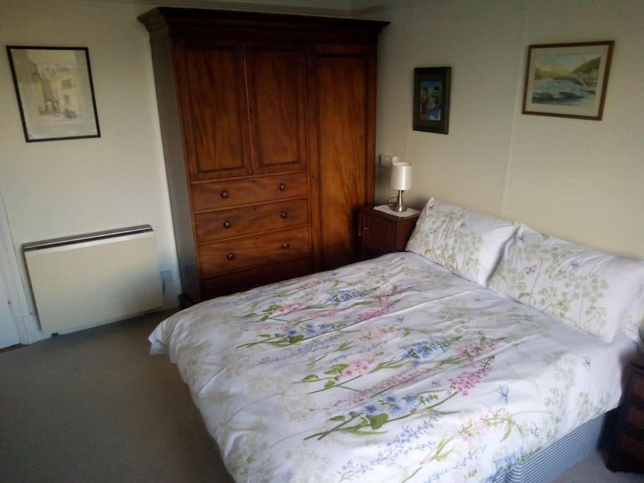 Tranquil Getaway Near Brecon Beacons Apartment Llandovery Exterior photo